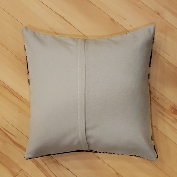 Turkish Carpet Pillow Cover - Picture 3 of 4